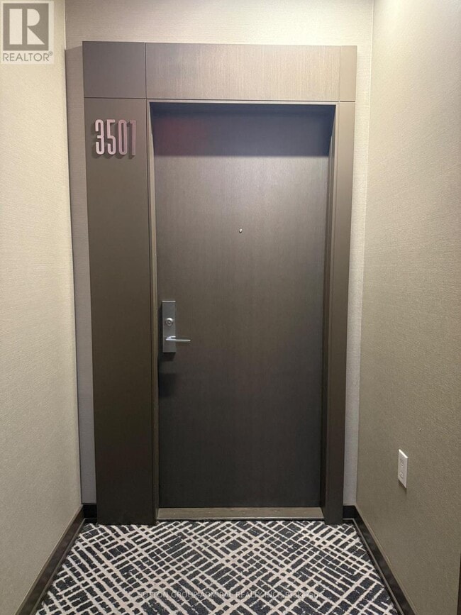 Photo du bâtiment - 101 Charles St E