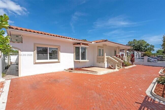 Foto del edificio - 201 SW 51st Ct