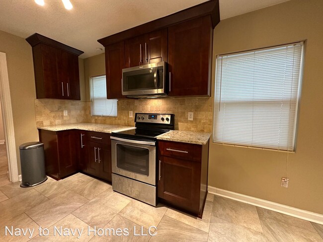 Building Photo - 3 br, 2 bath House - 3348 Myra St.