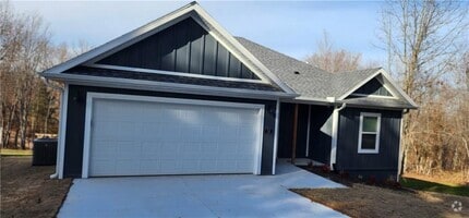 Building Photo - 33 Sandridge Dr