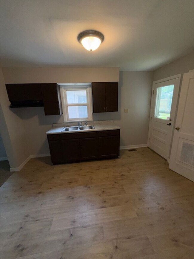 Foto del edificio - 1417 Taylor Ave