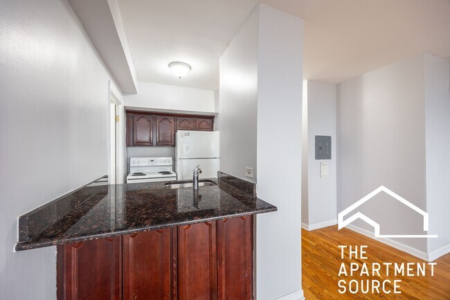 Foto del edificio - 4180 N Marine Dr