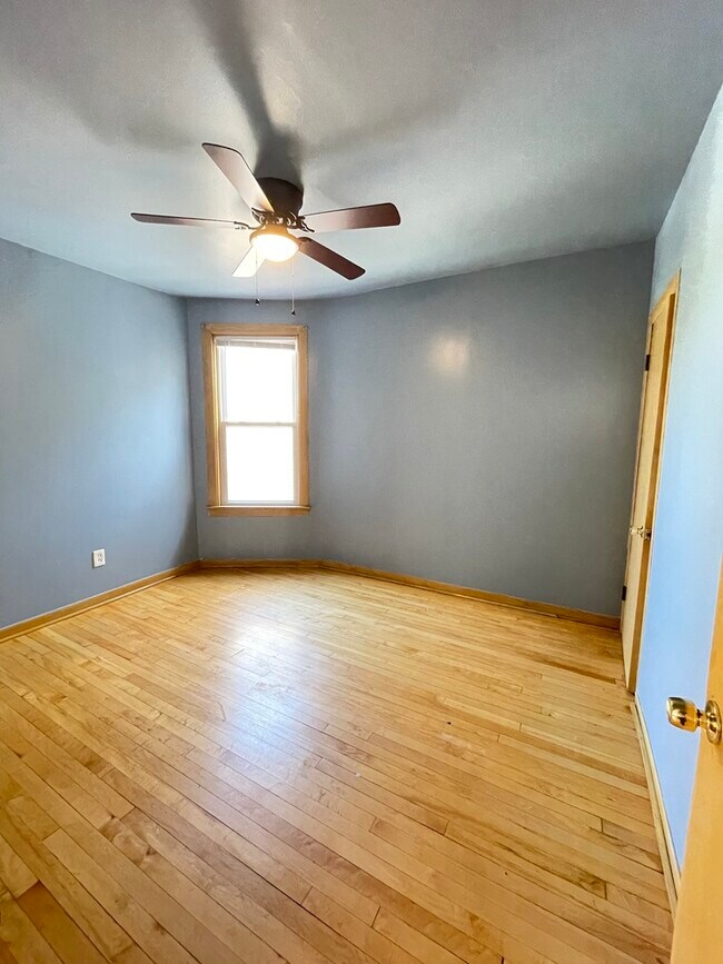 Foto del edificio - 4437 S Sawyer Ave