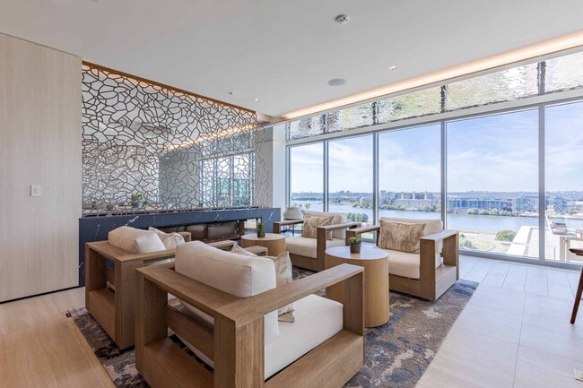 Building Photo - Stratos at Bridge District