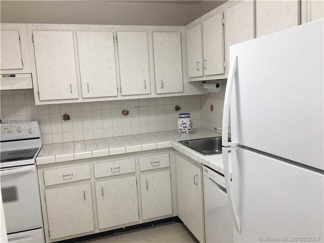 7825 Camino Real Unit J410 Miami Fl 33143 Apartment For Rent In Building Photo 7825 Camino Real