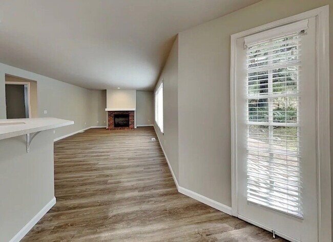 Foto del edificio - 6239 Countryman Ln E