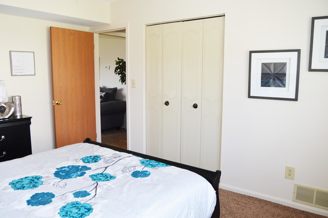 One bedroom - Cambridge Square Apartments