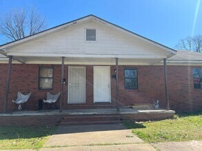Building Photo - 402 Simonton St