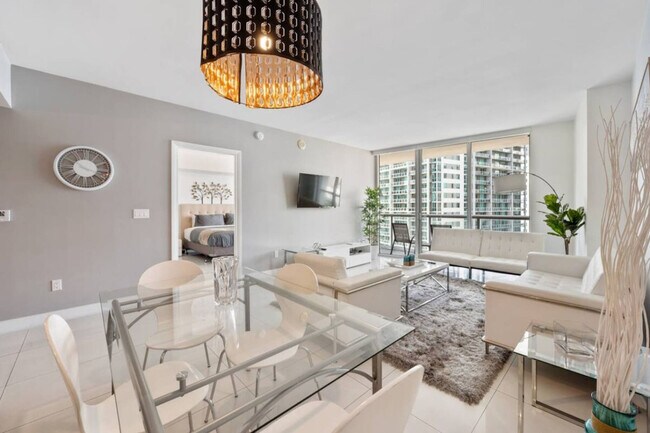 Building Photo - 481 Brickell Ave