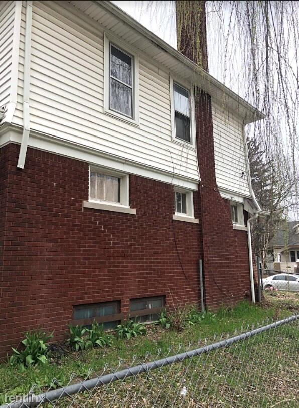 Building Photo - 3 br, 1.5 bath House - 15705 Minock St