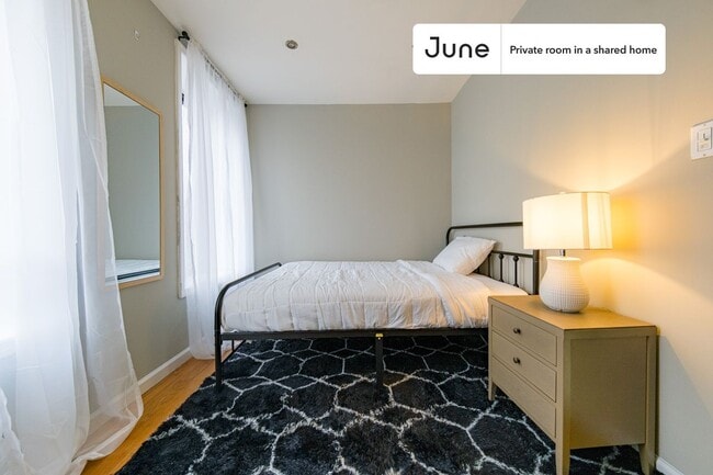 Building Photo - Room in Shared 4 bed/2 bath home