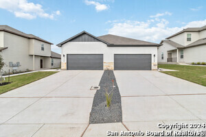 Building Photo - 303 Nespral Dr