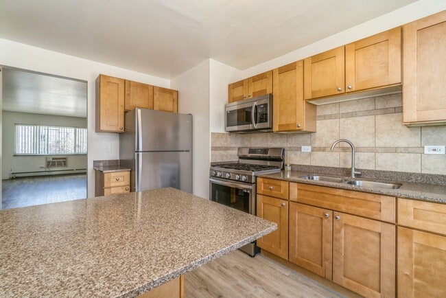 Building Photo - 404 Inland Dr
