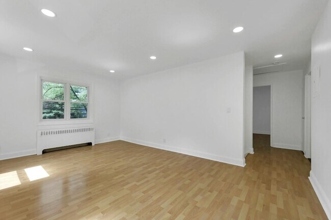 Building Photo - 179 Christie Heights Street Unit B