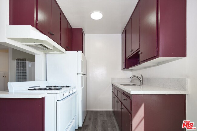 Foto del edificio - 3766 S Canfield Ave