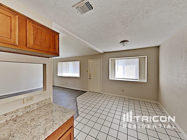 Foto del edificio - 3415 Sandbrook Dr