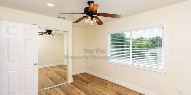 Foto del edificio - Charming Single Family Home in Vista! 3 be...