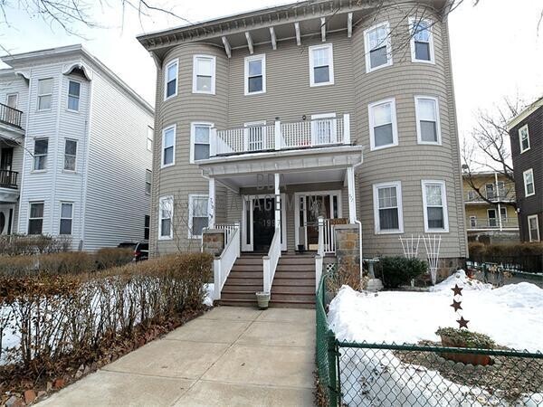 Foto principal - 773 Columbia Rd