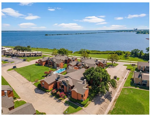 Building Photo - 5909 Lake Hubbard Pkwy