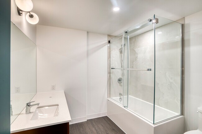 Building Photo - Luxo