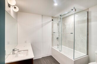 Building Photo - Luxo