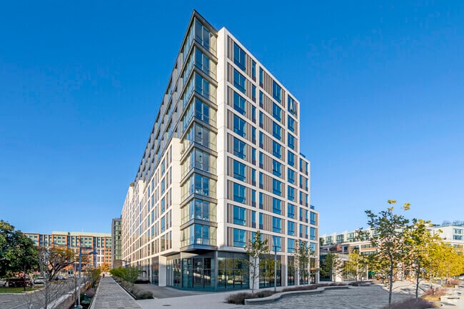 Building Photo - Estate