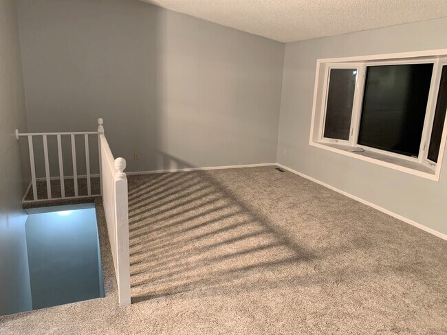 Foto del edificio - 6512 Lancaster Ln N