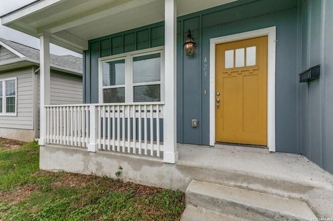 Building Photo - 423 Channing Ave