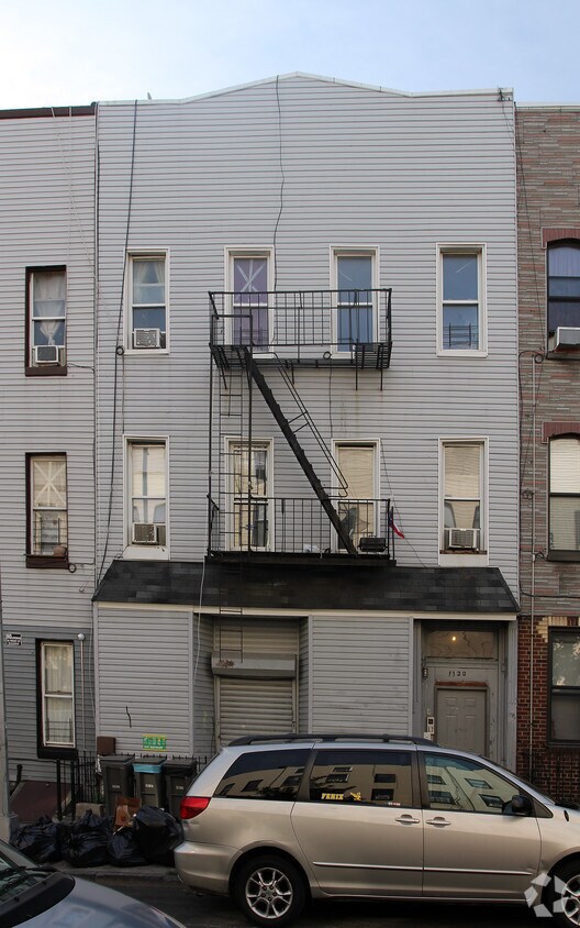 Building Photo - 1120 Willoughby Ave