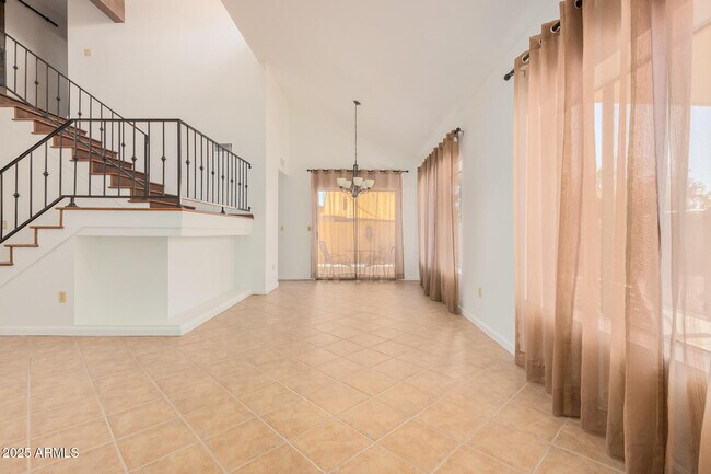 Foto del edificio - 816 E Forest Hills Dr