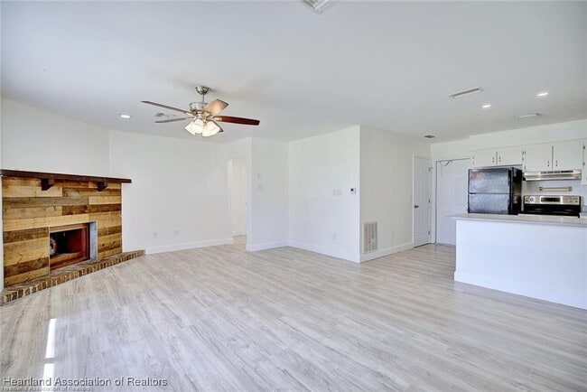 Foto del edificio - 4621 Starfish Ave
