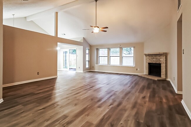 Foto del edificio - 2627 S Brompton Dr