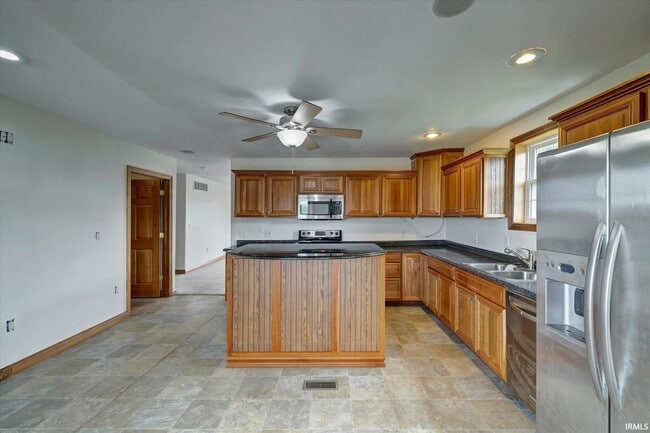 Foto del edificio - 4693 N State Rd 43