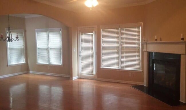 Foto del edificio - 1664 Oakbrook Lake Dr NW