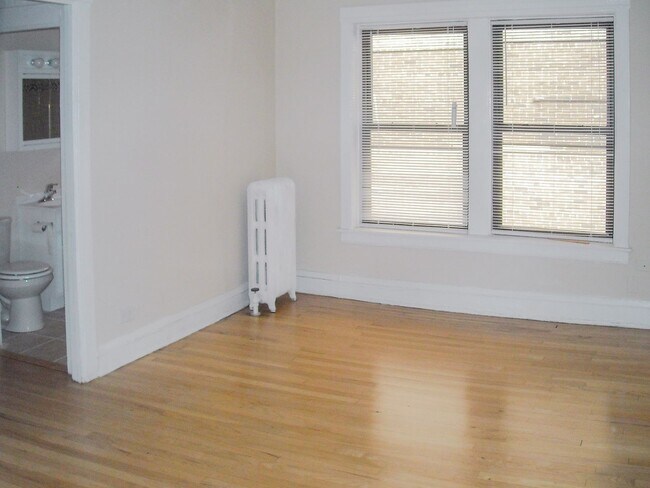 Foto del edificio - 538 W Cornelia Ave