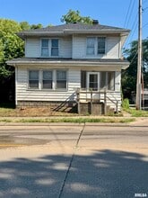 Building Photo - 1215 18th Ave