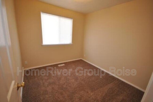 Building Photo - 1013 Gold Creek Dr