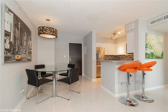Foto del edificio - 1500 Bay Rd