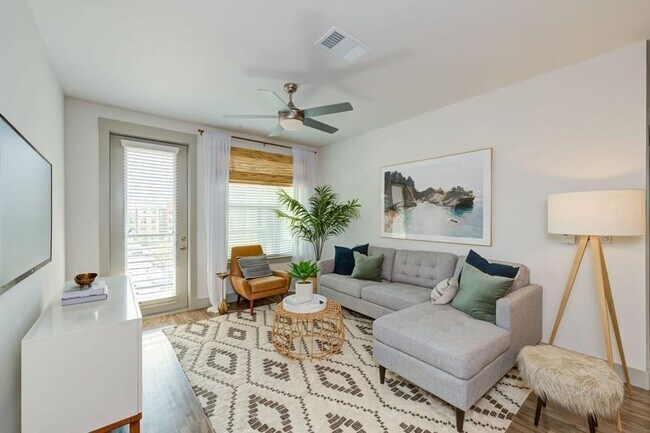 Foto del edificio - 1323 Saint Joseph Street Apt #CL-2119, Dal...