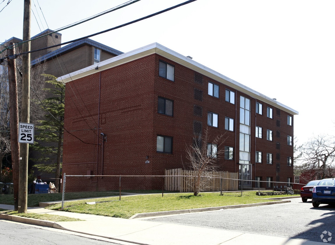 Primary Photo - Heather Gardens Apartments