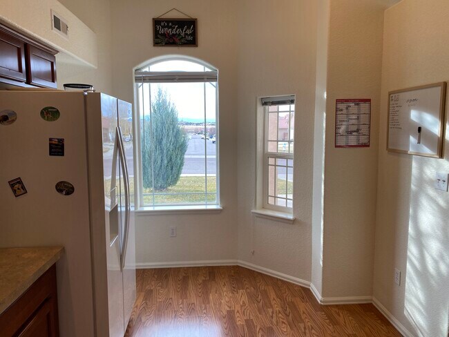 Building Photo - 1036 Willowcrest Dr