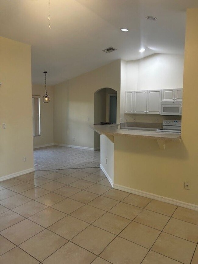 Foto del edificio - 619 SW 28th St