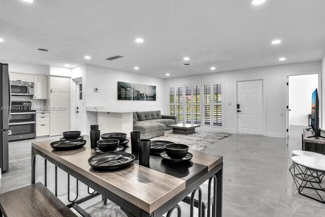 Foto del edificio - 2112 N 14th Terrace