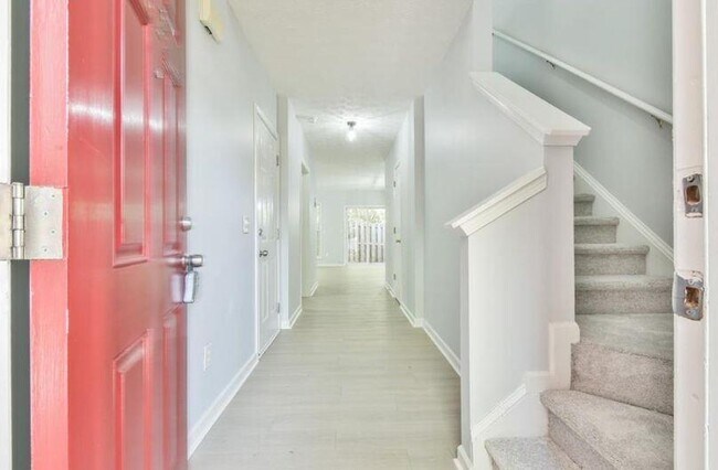 Foto del edificio - 6125 Brookechase Ln