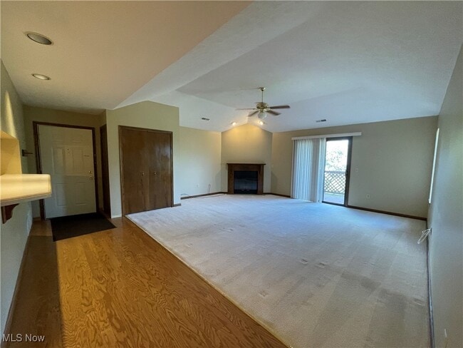 Building Photo - 8591 Scenicview Dr