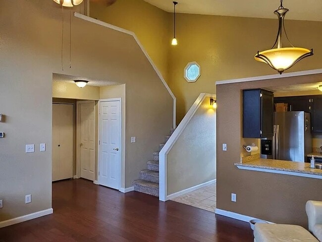 Building Photo - Charming 3BR Townhome in Denver