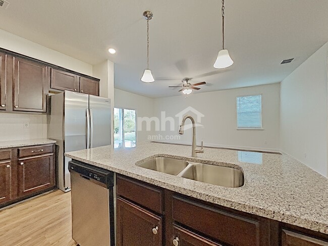 Building Photo - 437 Sandstone Dr