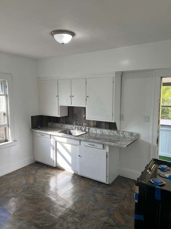 Building Photo - 12209 Corlett Ave