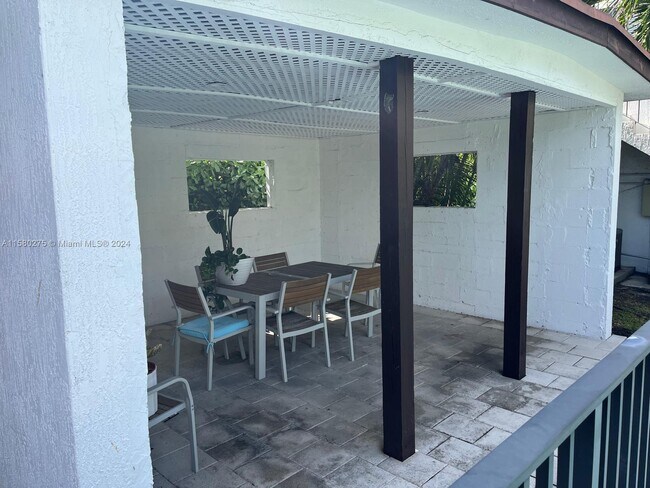 Foto del edificio - 920 SW 9th St