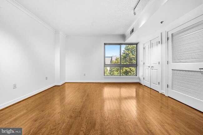 Foto del edificio - 777 7th St NW